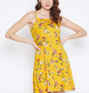 Berrylush Women Yellow Floral Printed Fit