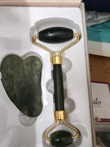 Jade Roller & Gua Sha Set