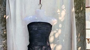 111110. Sheer Black Strapless Top