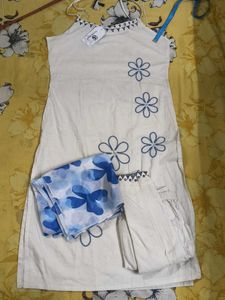 Chic White Kurta Set with Blue Floral Print