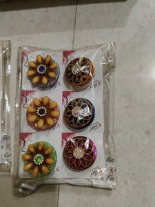 Set of 6 Flower Brooches/Pins