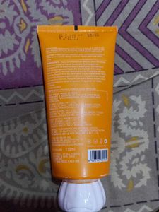 Dot &amp; Key Face Wash