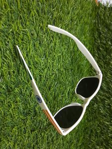 💥 Attractive Sunglass for man and Women pack of 1 pc Brand New Never Use