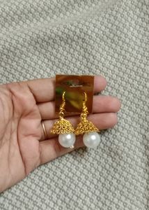 Brand New Beautiful Gold Plated Pearl Earrings