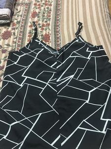 Stylish Black &amp; White Geometric Print Camisole Top