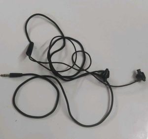 Black Wired Earphones