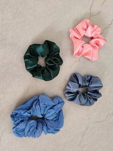 Pack Of 4 Scrunchies