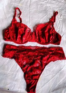 Lace Bra and Panty Set