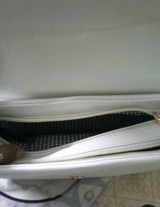 Elegant Coach White Shoulder Bag