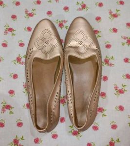 Chic Rose Gold Ballet Flats