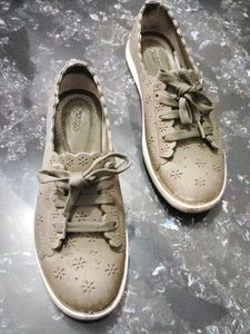 🎀 Cute Cutout Lace-Up Flats 🥳
