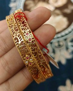Elegant Bangles Set