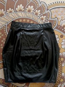 black mini leather skirt slit