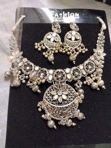 *New* Necklace & Earring Set