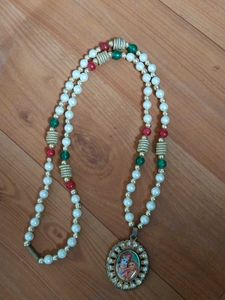 Elegant Beaded Necklace with Pendant