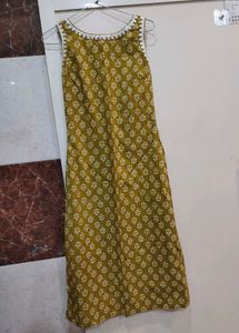 Stylish Olive Green Printed Sleeveless Kurta