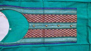 Elegant Green Kurta with Embellished Neckline (M)