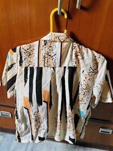 Set of 2 Abstract Print Button-Up Shirts
