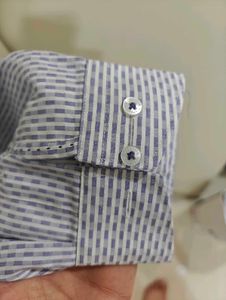 VAN HEUSEN PREMIUM BRANDED SHIRT