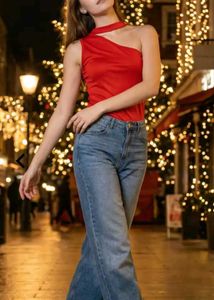 Chic Red Cutout Tank Top