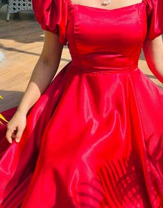 Elegant Red Puff Sleeve Midi Dress