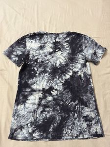 Stylish Tie-Dye V-Neck Top