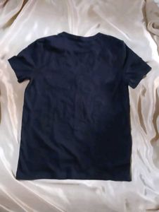 Calvin Klein t shirts sez M