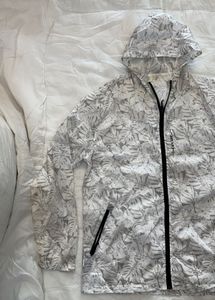 Lightweight Leaf Print upper Jacket