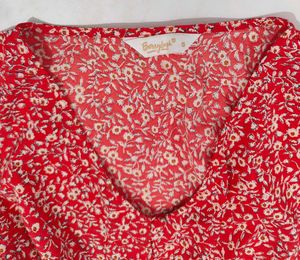 Red Floral Vacay Attire Top 🌺❤️