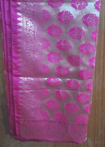 magenta  बनारसी silk saree with blouse