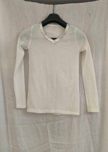 Elegant White Kurta Top with V-Neck