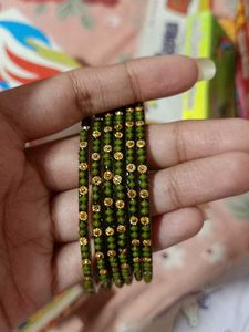 Set of 6 Elegant Green Bangles