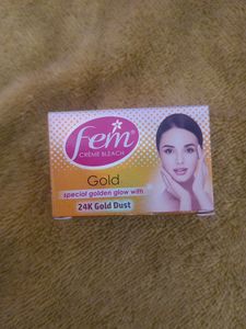 Fem Golden Glow Face Bleach