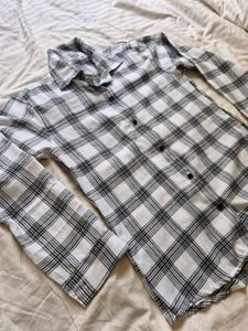 Chic Black and White Plaid Long Sleeve Shirt