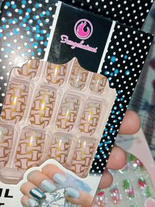 Pack of 3 Fake Nailss