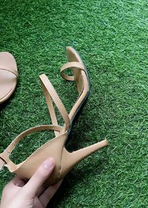 elegant nude heel