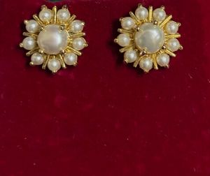 Elegant Pearl Flower Stud Earrings