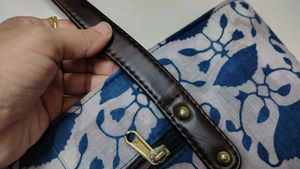 Stylish Blue &amp; White Print Tote Bag