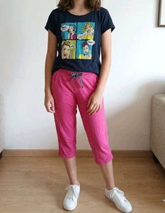 pink capri with blue t shirt