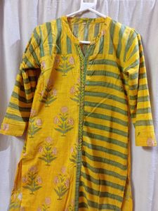 Beautiful Front Slit Kurti