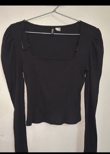 Puff- Sleeved H&amp; M Top🖤