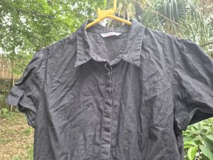 Stylish Black Collared Top