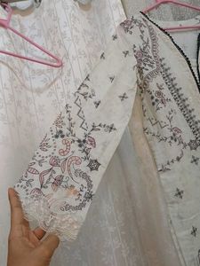 Elegant White Embroidered Kurta