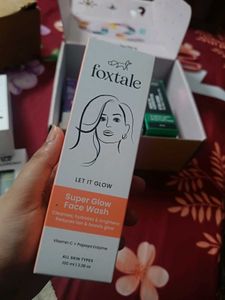 Foxtale Super Glow Face Wash