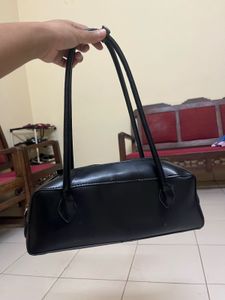Chic Black Shoulder Bag