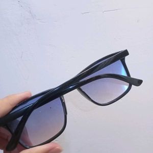 Stylish Black Frame Gradient Sunglasses