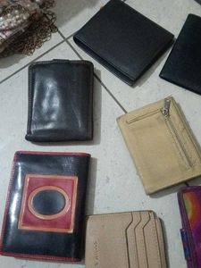 Assorted Wallets - Various Styles ( one piece 300)