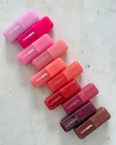 Huda Beauty Blush
