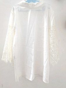Beauty White Lace Sleeve Top