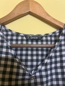 Chic Black &amp; White Gingham Peplum Top